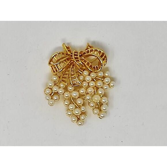 Vintage Gold Tone Bow & Faux Pearl Brooch - Picture 1 of 3